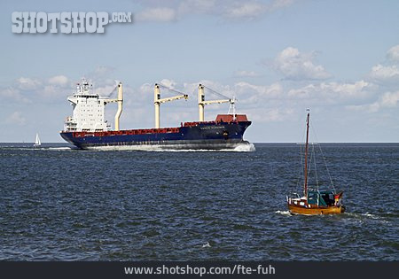 
                Frachtschiff, Schiffsverkehr                   