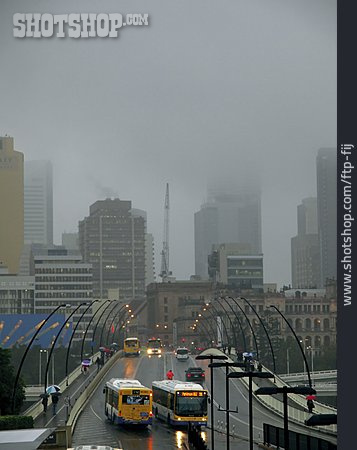 
                Straßenverkehr, Regenwetter, Brisbane                   