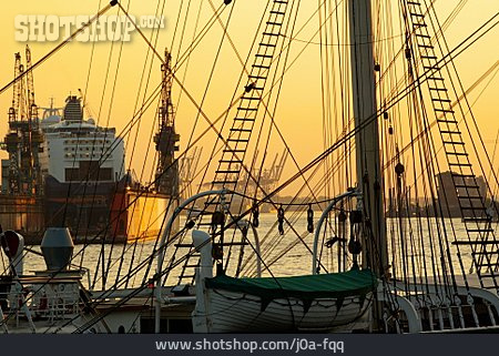 
                Segelschiff, Hamburger Hafen, Rickmer Rickmers                   