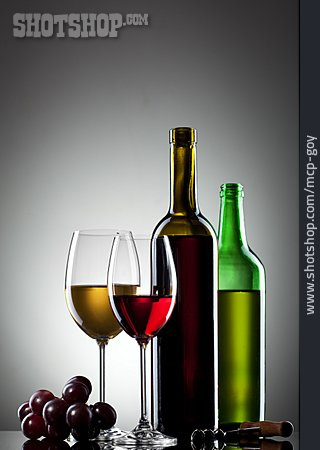 
                Genuss & Konsum, Wein, Weinglas, Weinflasche                   
