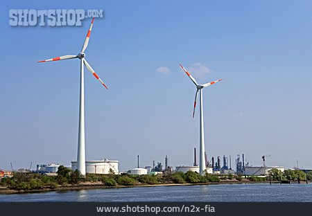 
                Industrielandschaft, Windenergie                   