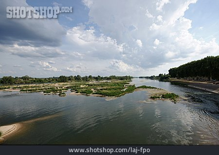 
                Flusslandschaft, Loire, Sandbank                   