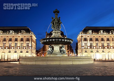 
                Bordeaux, Brunnen, Place De La Bourse                   