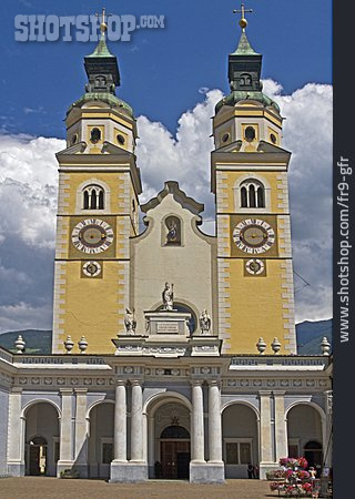 
                Kirche, Italien, Brixen                   