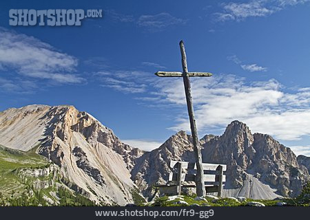 
                Kreuz, Gipfelkreuz, Holzkreuz                   