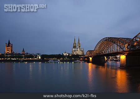 
                Stadtansicht, Kölner Dom, Hohenzollernbrücke                   