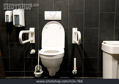 
                Toilette, Behindertengerecht                   