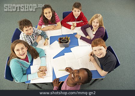 
                Gruppenarbeit, Grundschüler, Schulklasse                   