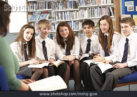 
                Schüler, Bibliothek, Lesestunde, Schulklasse                   