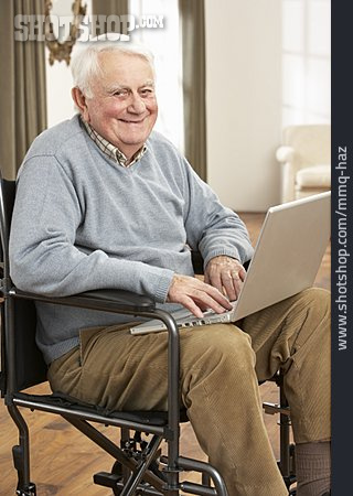 
                Senior, Laptop, Rollstuhlfahrer                   
