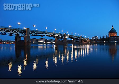 
                Garonne, Toulouse, Pont Saint-pierre                   