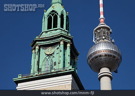 
                Berlin, Fernsehturm, Marienkirche                   