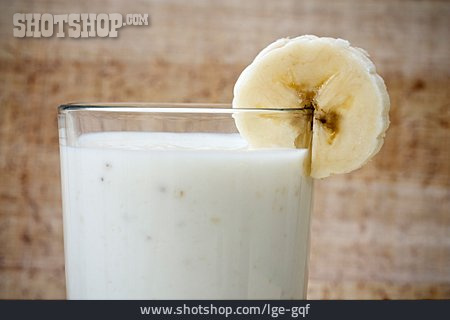 
                Milchshake, Bananenmilch, Bananenlassi                   