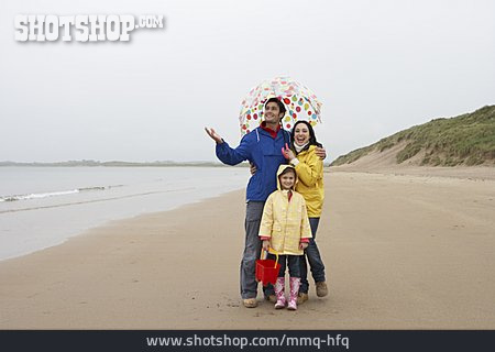
                Familie, Strandurlaub, Verregnet                   
