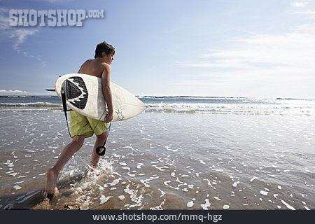 
                Junge, Surfen                   
