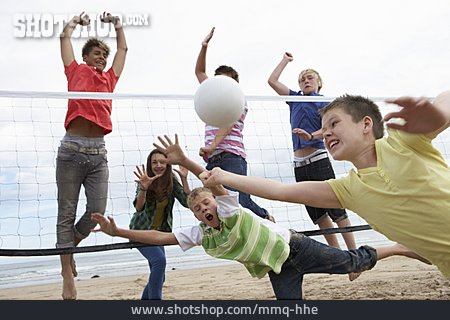 
                Kindergruppe, Beachvolleyball                   