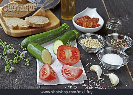 
                Italienische Küche, Salatzutaten                   