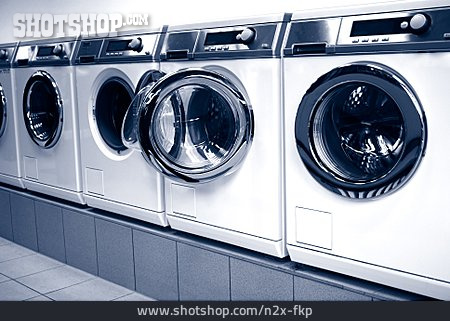 
                Waschmaschine, Waschsalon                   