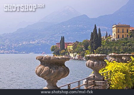 
                Varenna, Comer See                   