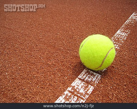 
                Tennisplatz, Tennisball                   