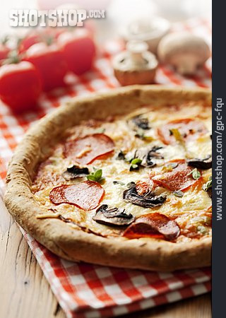 
                Italienische Küche, Pizza, Salamipizza                   