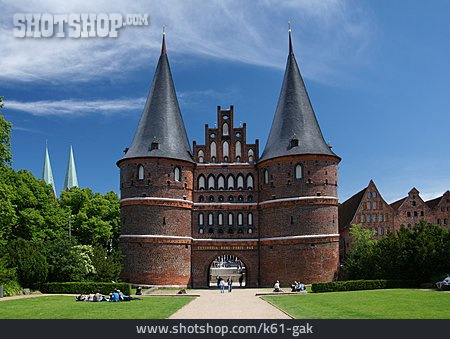 
                Stadttor, Holstentor, Lübeck                   