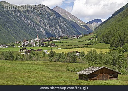 
                Tal, Südtirol, Almhütte                   