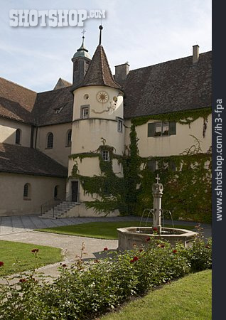 
                Innenhof, Benediktinerkloster, Kloster Reichenau                   