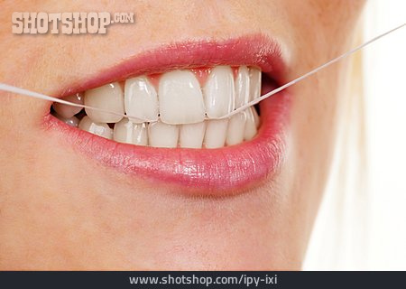 
                Vorsorge, Zahnpflege, Zahnseide, Zahnreinigung                   