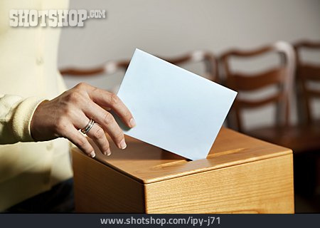 
                Wählen, Stimmzettel, Wahlurne                   