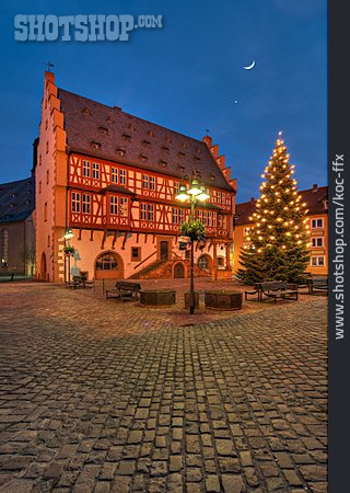 
                Weihnachtsbaum, Marktplatz, Hanau                   