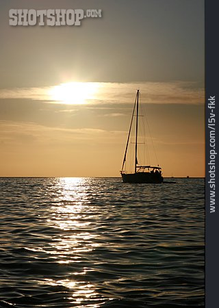 
                Sonnenuntergang, Segelschiff                   