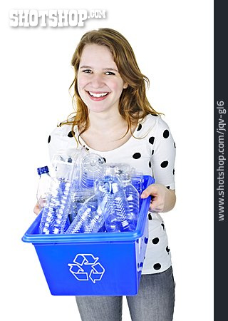 
                Frau, Recycling, Plastikflasche, Pet-flasche                   