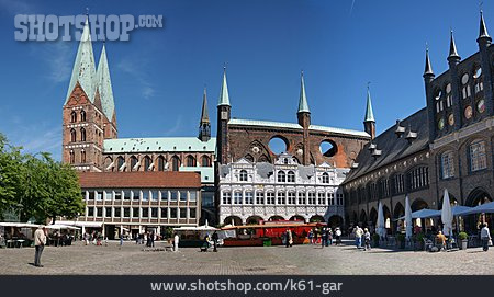 
                Marktplatz, Marienkirche, Lübeck, Lübecker Rathaus                   