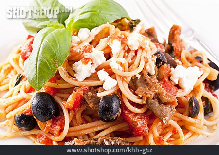 
                Italienische Küche, Spaghetti Alla Puttanesca                   