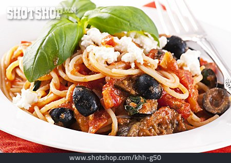 
                Italienische Küche, Spaghetti Alla Puttanesca                   