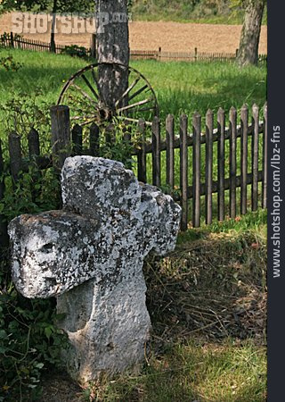 
                Kreuz, Steinkreuz, Sühnekreuz                   