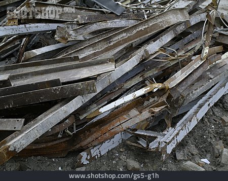 
                Altmetall, Schrottplatz, Bauschrott                   