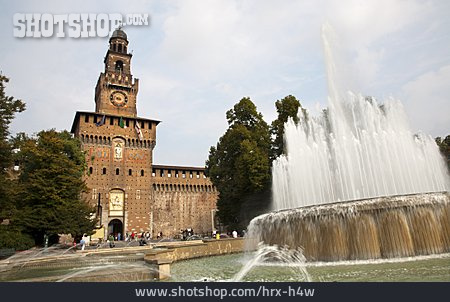 
                Springbrunnen, Mailand, Castello Sforzesco                   