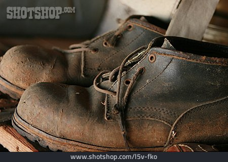 
                Schuhe, Arbeitsschuhe                   