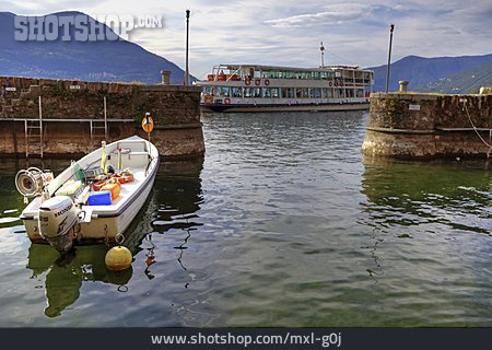 
                Ausflugsschiff, Motorboot, Lago Maggiore, Brissago                   
