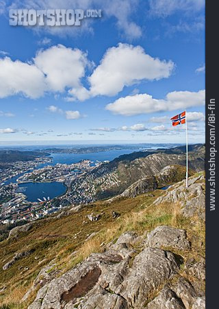 
                Norwegen, Bergen, Nationalflagge                   