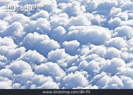 
                Wolkendecke, Cumulus, Wolkenteppich                   