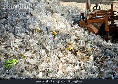 
                Müll, Müllberg, Straßenreinigung, Plastikmüll                   