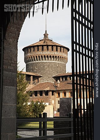 
                Castello Sforzesco                   