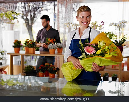 
                Blumenstrauß, Verkäuferin, Blumenladen, Floristin                   