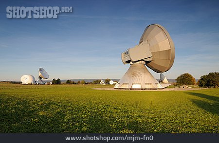 
                Radioteleskop, Parabolantenne, Erdfunkstelle                   