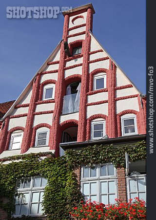 
                Wohnhaus, Lüneburg, Stintmarkt                   