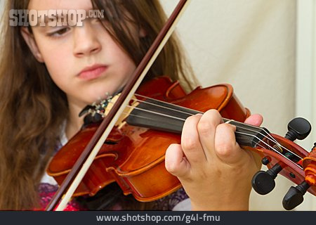 
                Mädchen, Violine, Musizieren                   