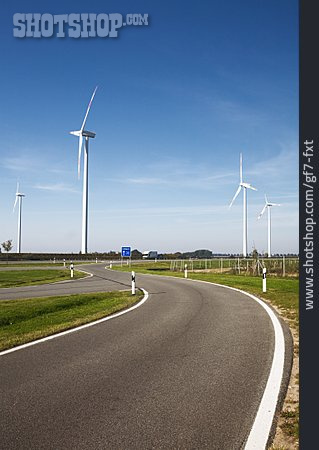 
                Windrad, Windkraftanlage, Infrastruktur, Autobahnauffahrt, A 20                   